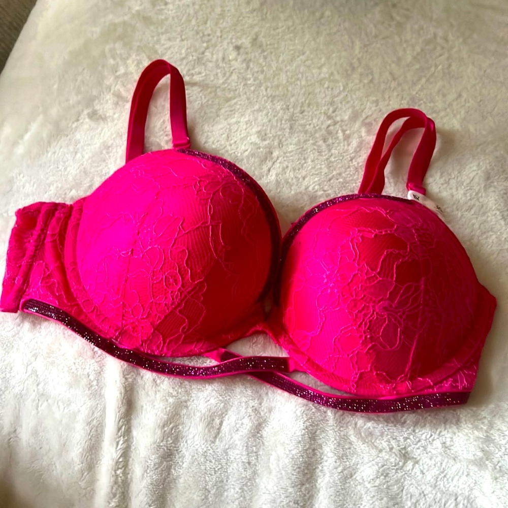 Push up brassiere very sexy hot pink ✨✨